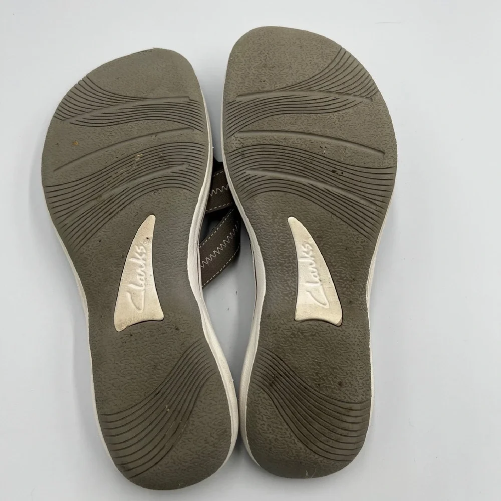 Women's Clarks Breeze Sea Flip Flops Taupe Size‎ 9 adjustable comfort sandals